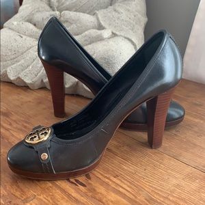 Tory Burch black leather platform pumps